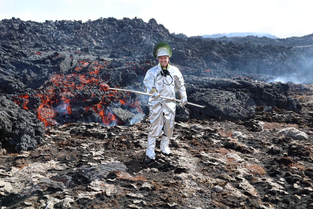 Vědcům na Islandu pomáhá s řešením erupcí lávy vulkanolog Krmíček z Brna