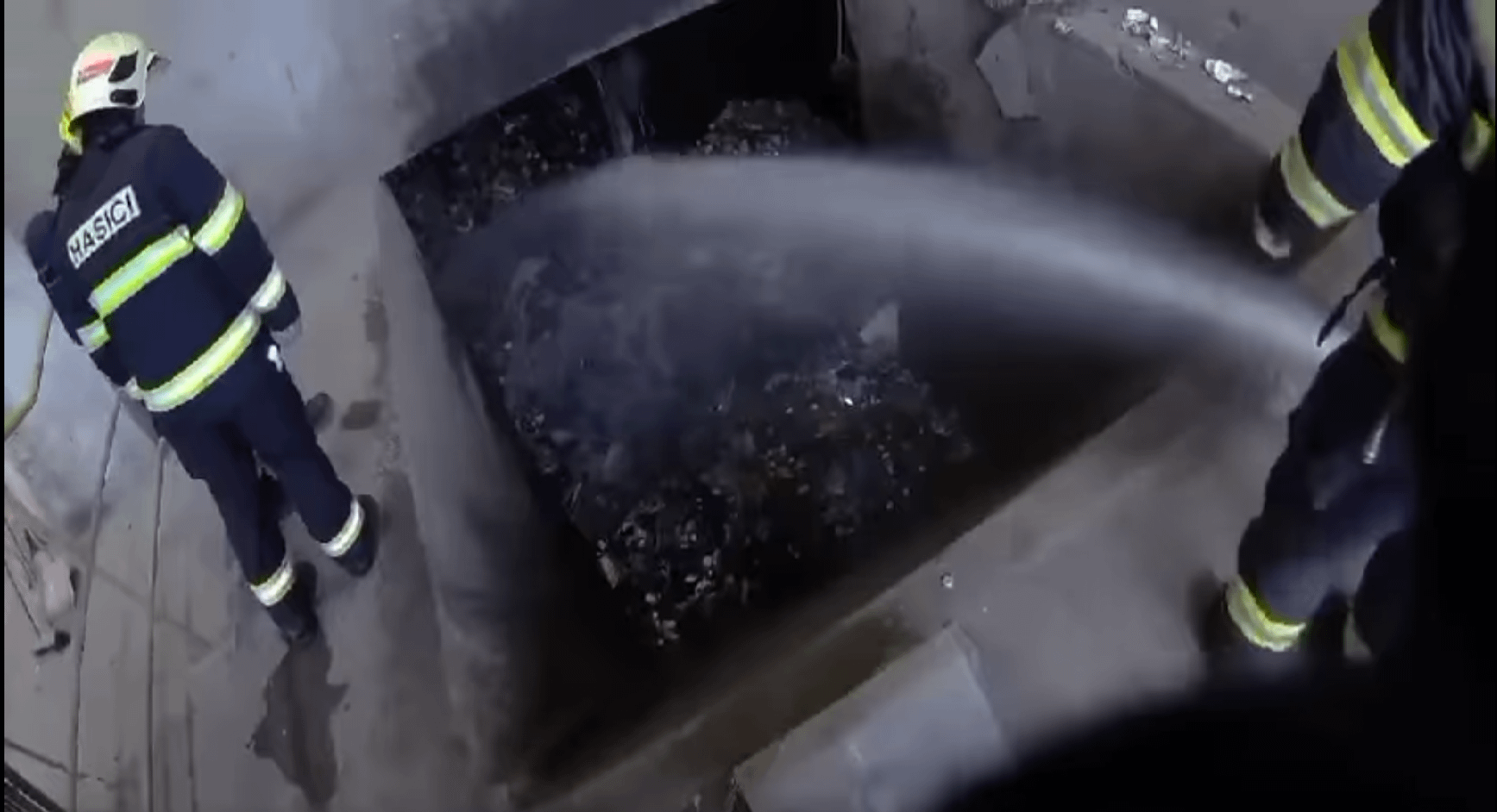 Foto-3-Likvidace-doutnajicich-odpadku