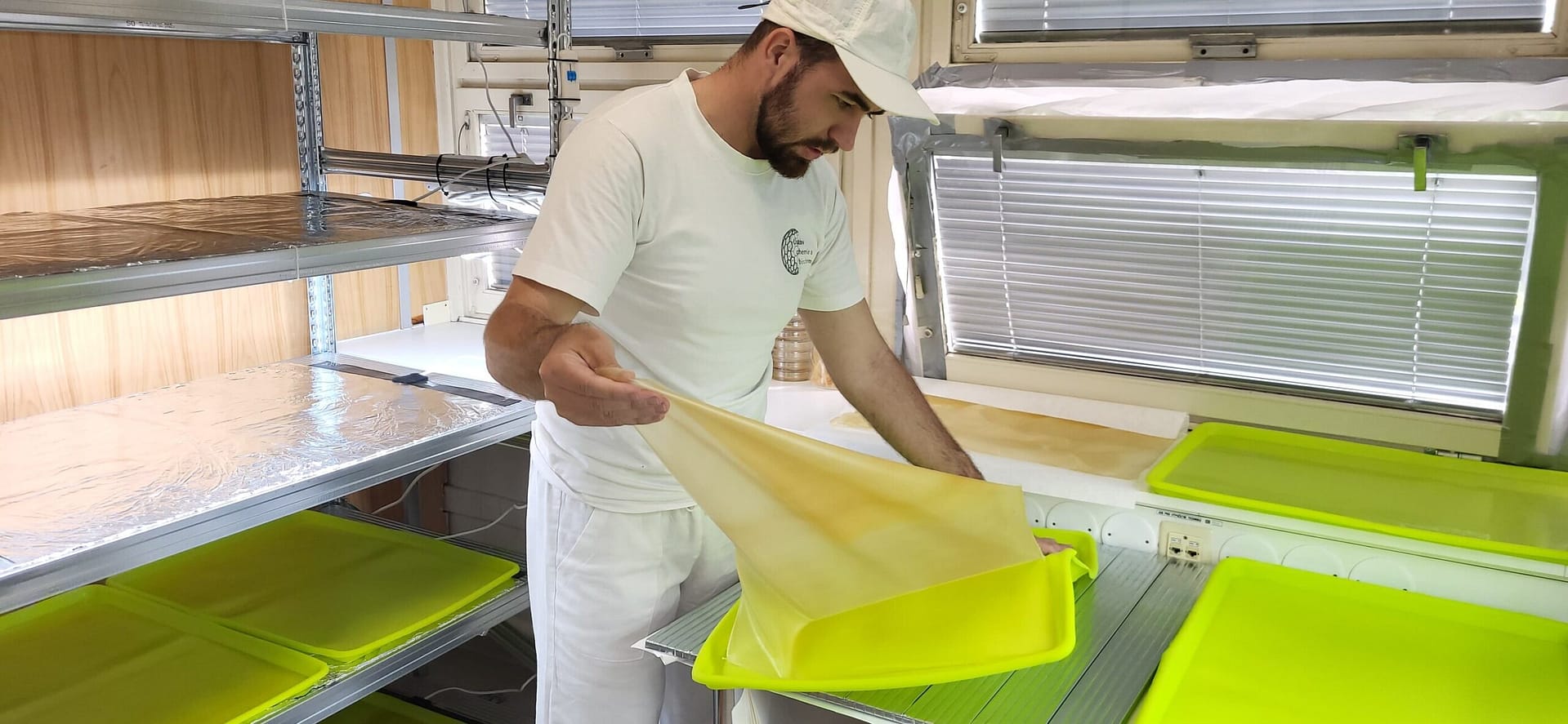 výroba bio-fólie v laboratoři (1)